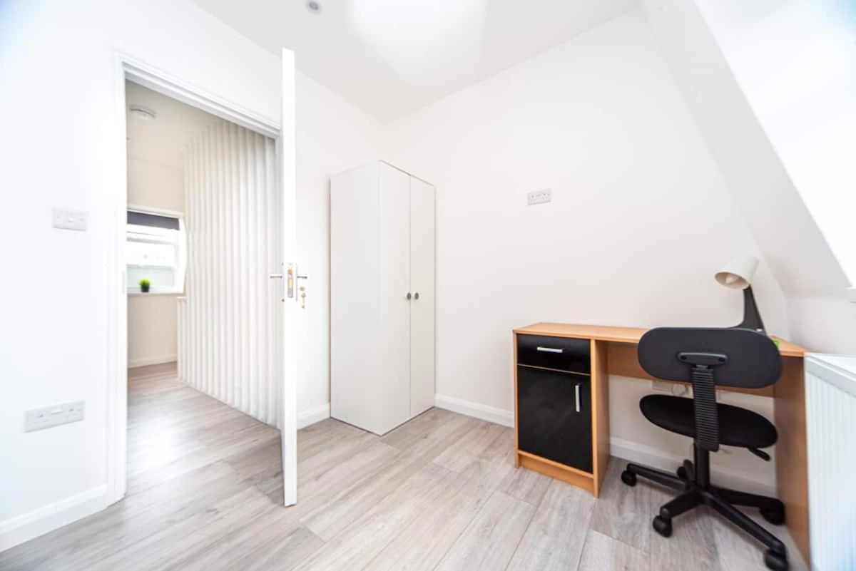 Lovely 3 Bed Flat In A Great Location In London Appartement Buitenkant foto